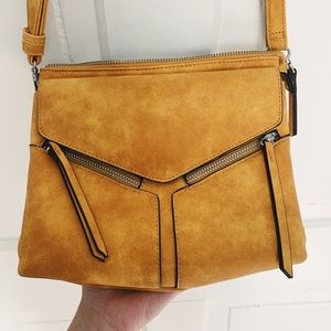 Universal Threads Shoulder Bag